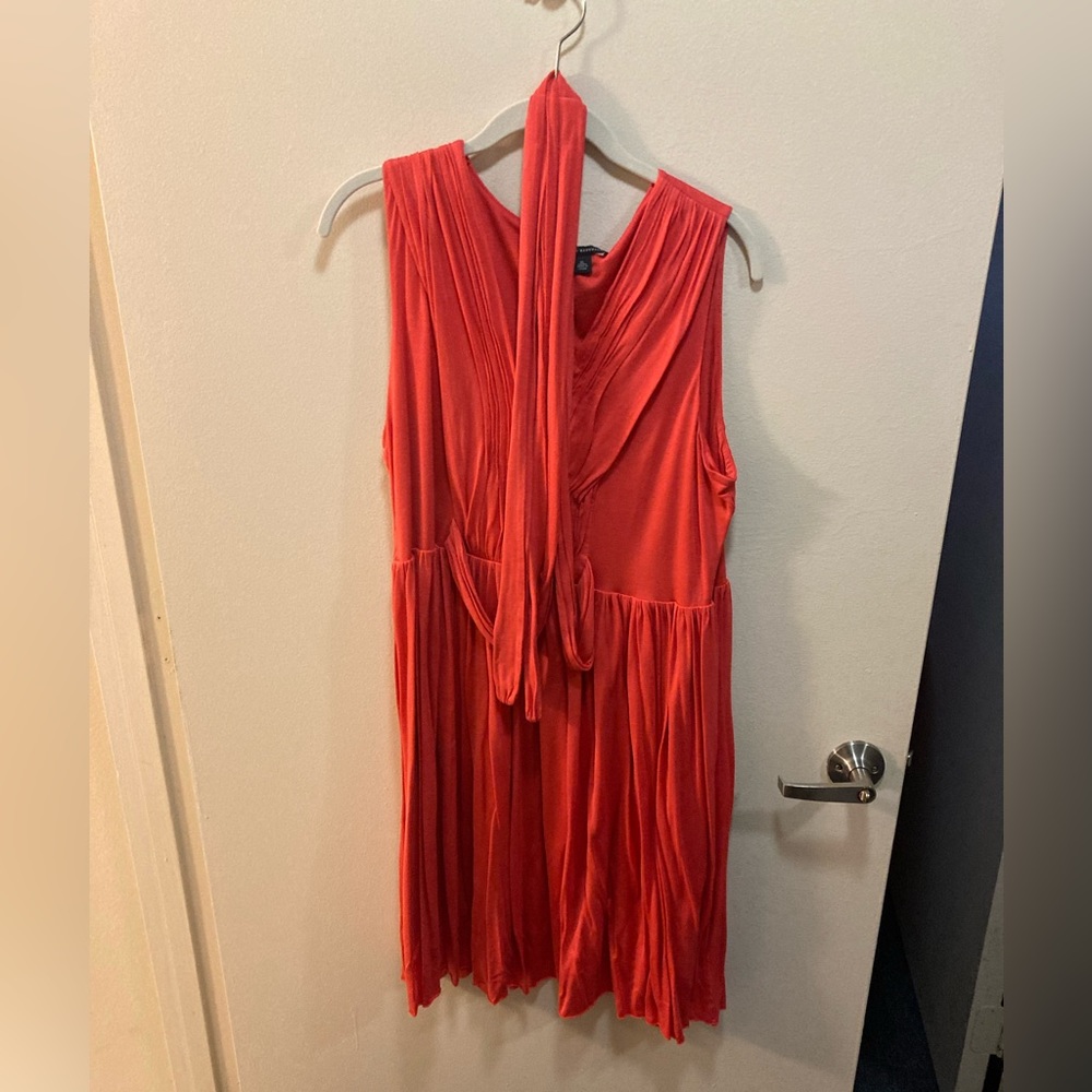 Banana Republic Red dress, great condition very lightweight, stylish size XL